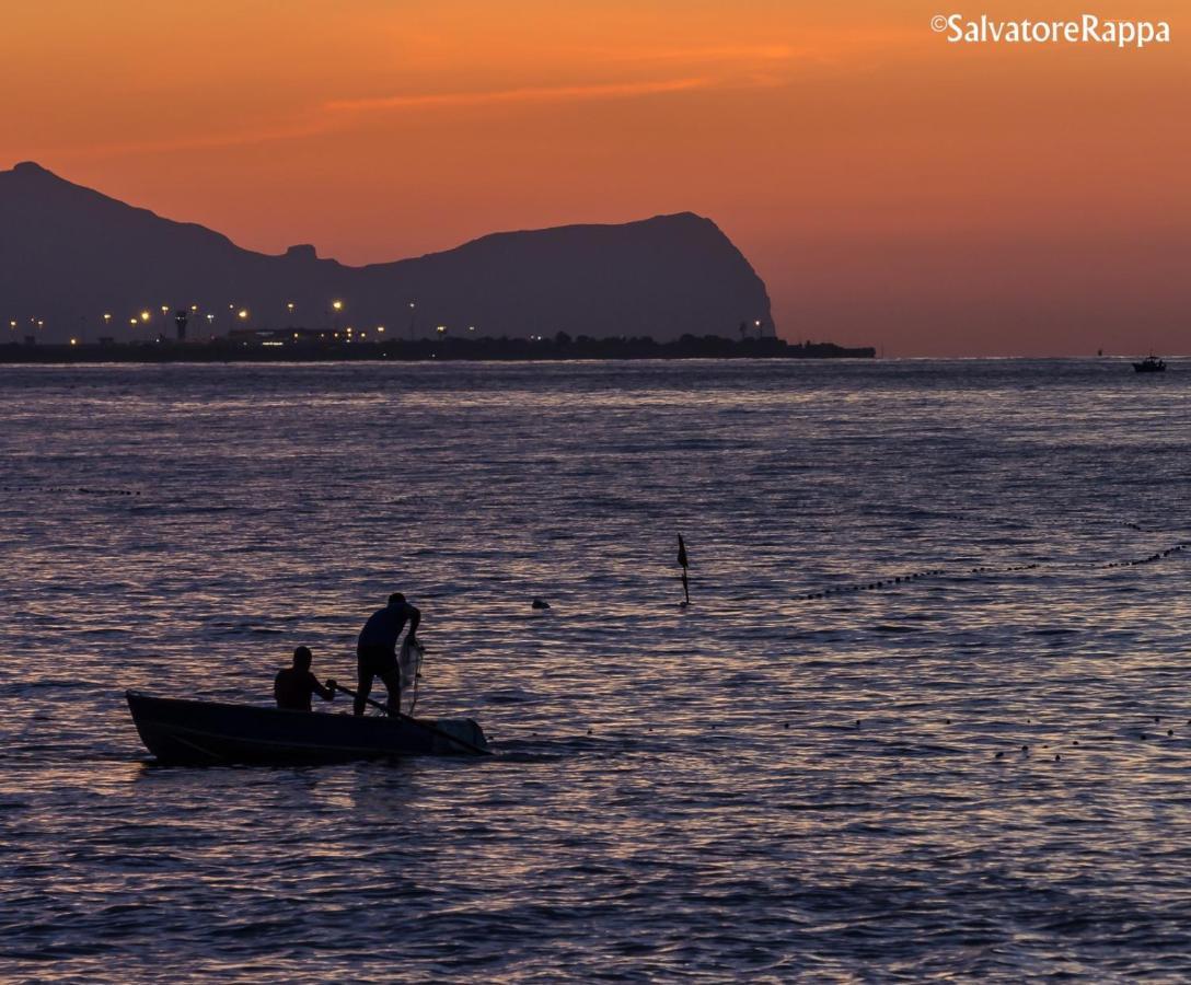 La Casetta Sul Mare อิโซลา เดลเล เฟมมิเน ภายนอก รูปภาพ